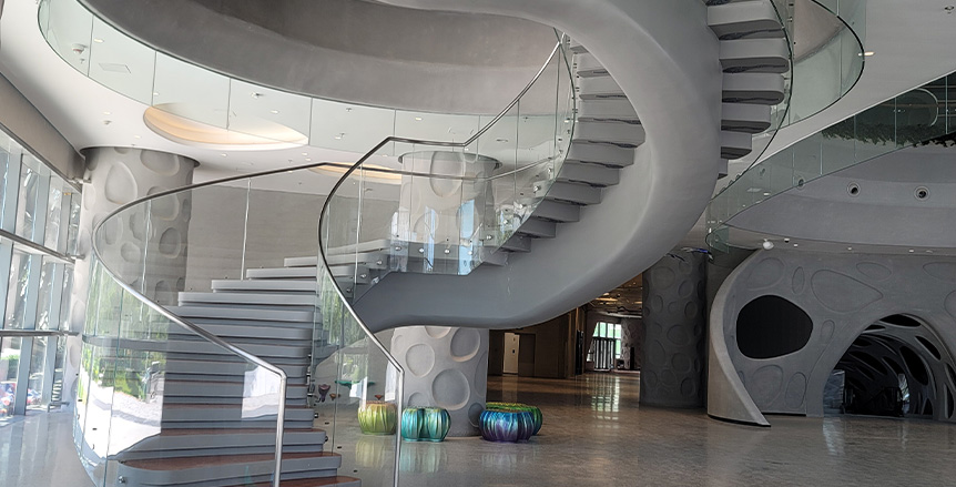 珠海博物(wù)館-旋轉鋼結構樓梯玻璃欄杆