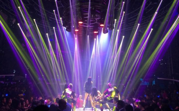 ANGLER特效設備輝耀錦路之深圳RAVE PARTY熱舞派對酒吧（KFZ-1600傳送者效果實例）